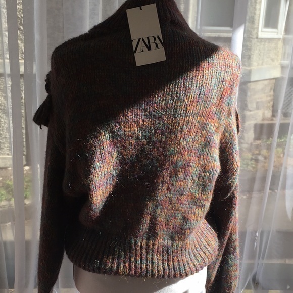 NWT ZARA knit sweater with ruffle and Pom poms - Picture 6 of 11